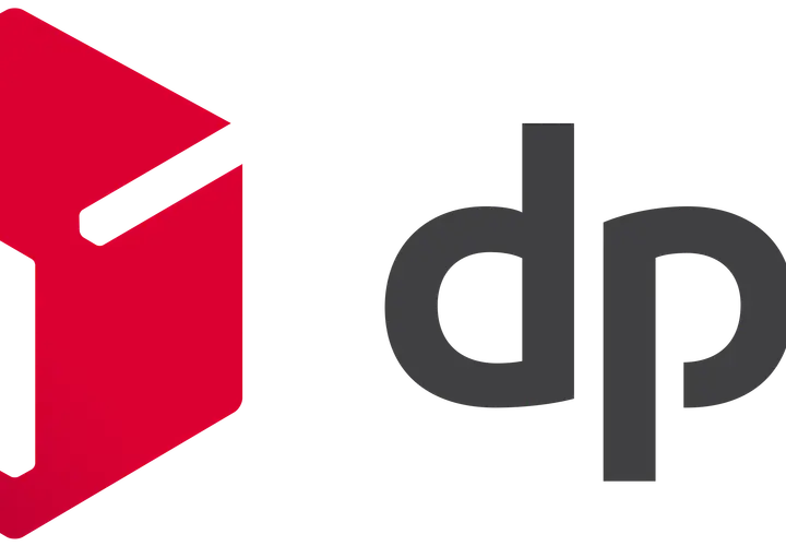 Czerwony sześcienny symbol obok szarego napisu "dpd". Protokół dpd gwarantuje szybką dostawę.